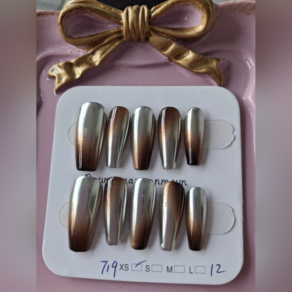 Elegant Metallic Ombre Press-On Nails Size XS Extra Small